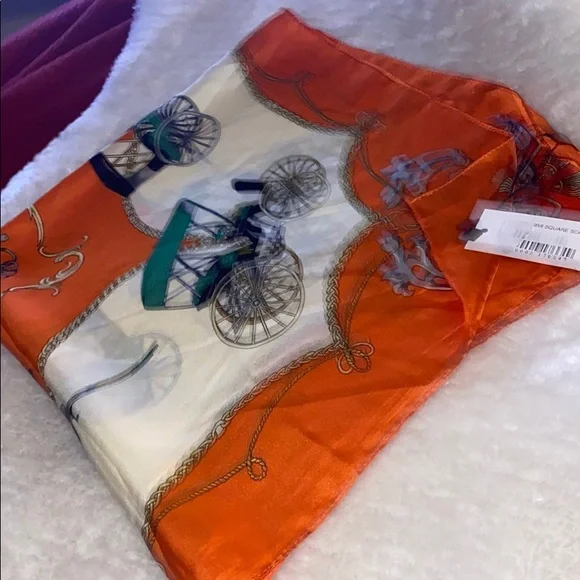 Simi Square Scarf - Picture 8 of 10